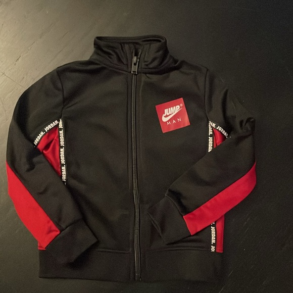 Jordan zip up sweater size 2T - Picture 4 of 4